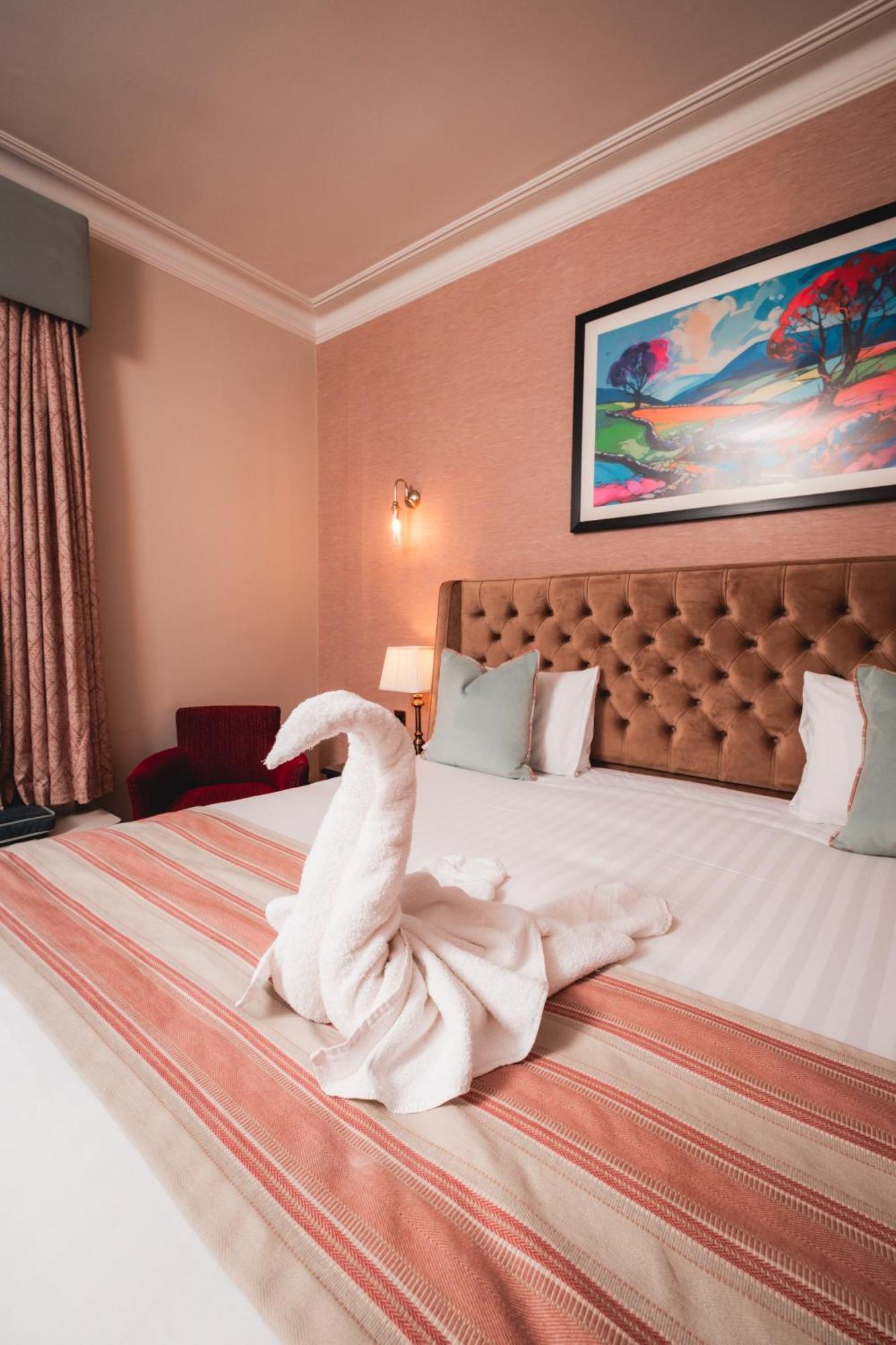הרוגייט Old Swan Hotel מראה חיצוני תמונה