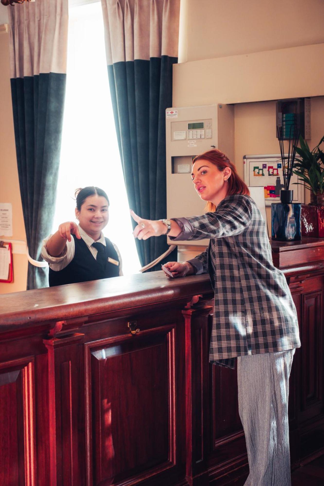הרוגייט Old Swan Hotel מראה חיצוני תמונה